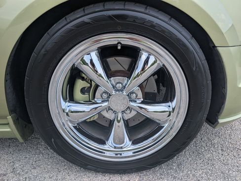 Used 2005 Ford Mustang GT Premium RWD image 90