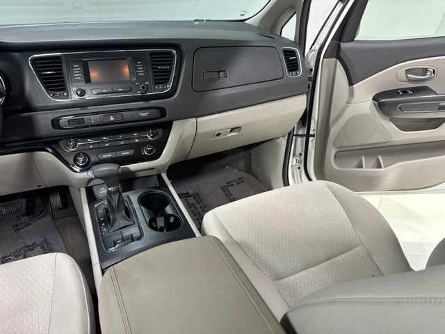 Used 2018 Kia Sedona L FWD image 22