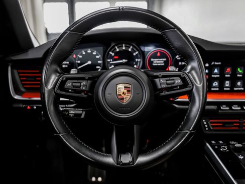 Used 2022 Porsche 911 Carrera image 10