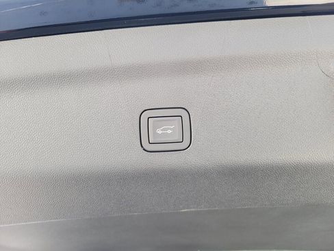 New 2026 GMC Yukon XL Denali w/ Denali Reserve Package RWD image 9
