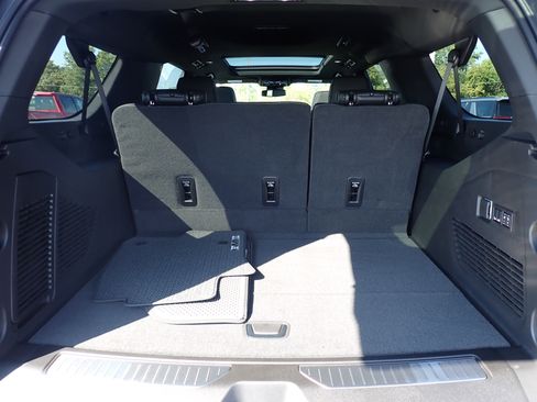 New 2026 GMC Yukon XL Denali w/ Sun & Power Step Package image 8