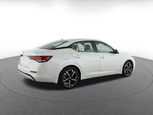 Used 2025 Nissan Sentra SV FWD image 11