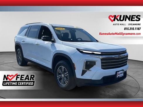 Used 2024 Chevrolet Traverse LT AWD/4WD image 1