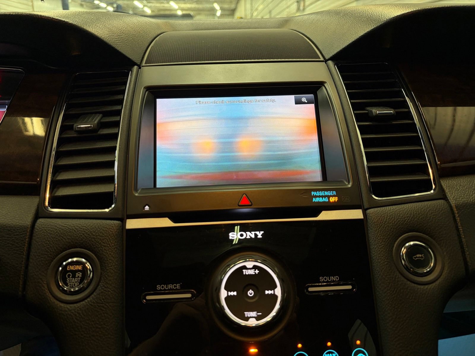 Used 2013 Ford Taurus Limited FWD image 19