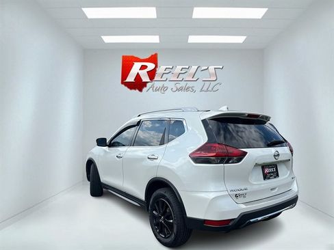 Used 2018 Nissan Rogue SV AWD/4WD image 10