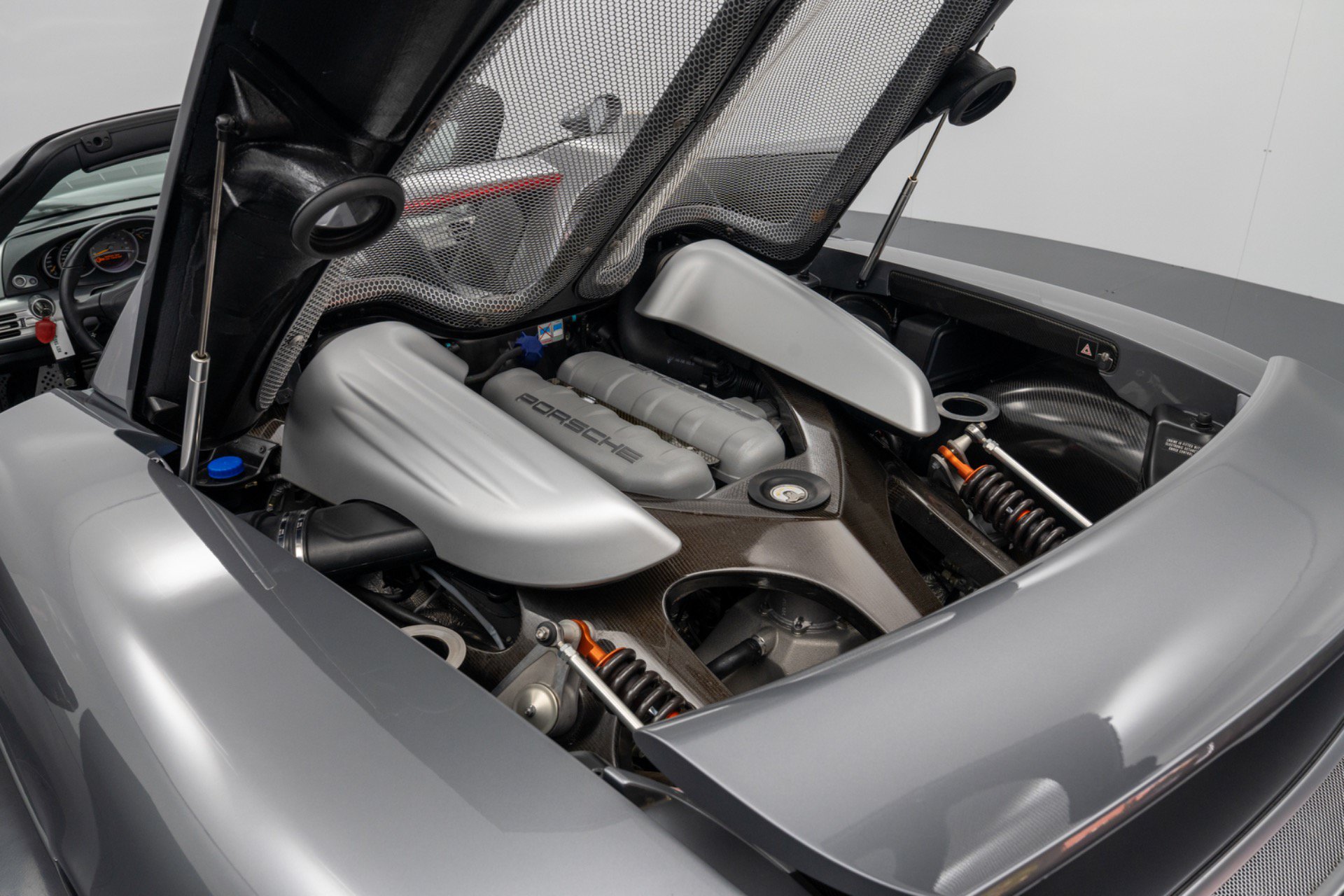 Used 2004 Porsche Carrera GT RWD image 52