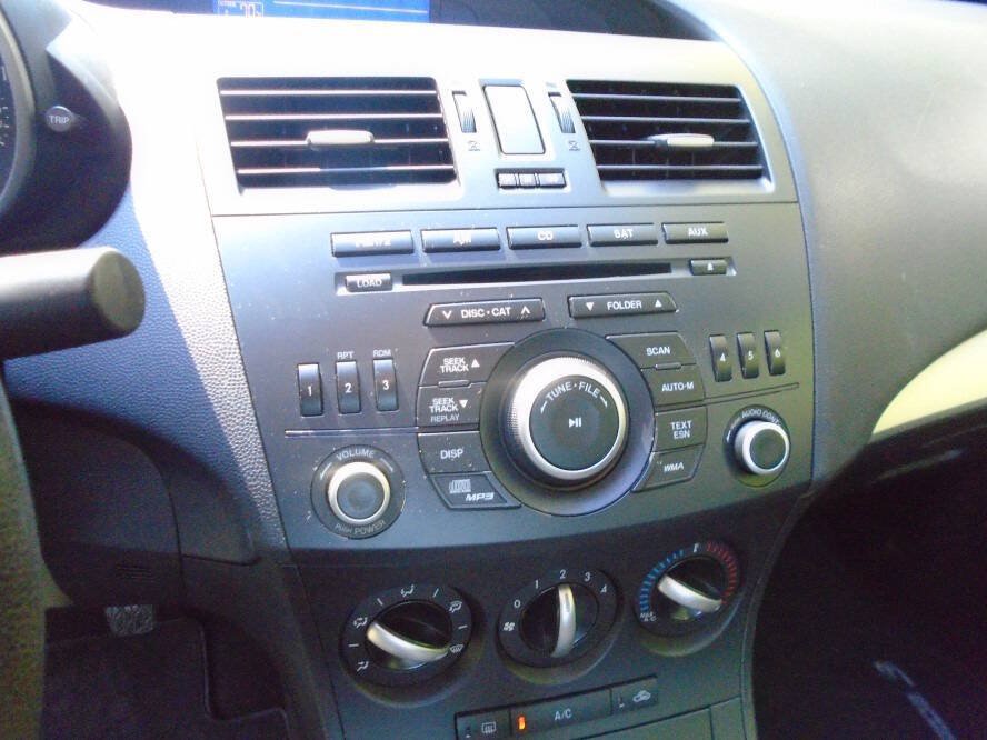 Used 2013 MAZDA MAZDA3 i SV FWD image 12