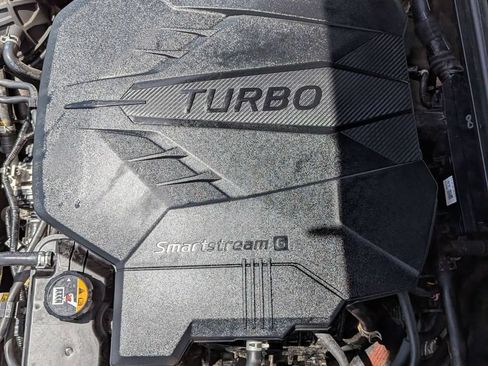 Used 2025 Genesis G70 2.5T RWD image 34