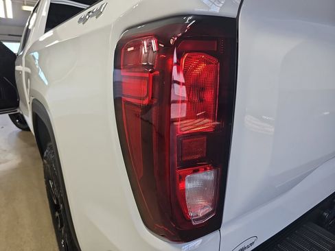 Certified 2025 GMC Sierra 1500 Elevation image 39