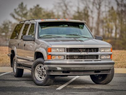 Used 1999 Chevrolet Suburban 2500 w/ Preferred Equipment Group 2