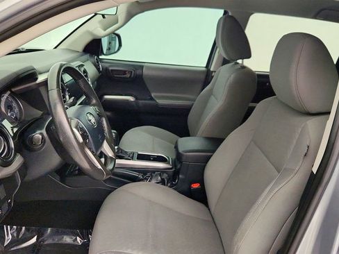 Used 2020 Toyota Tacoma SR5 image 18