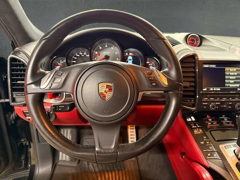 Used 2014 Porsche Cayenne GTS AWD/4WD image 18
