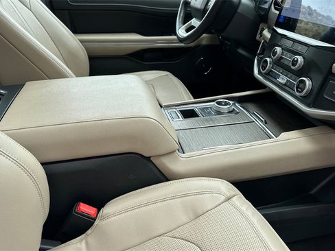 Used 2023 Ford Expedition Max Limited image 16