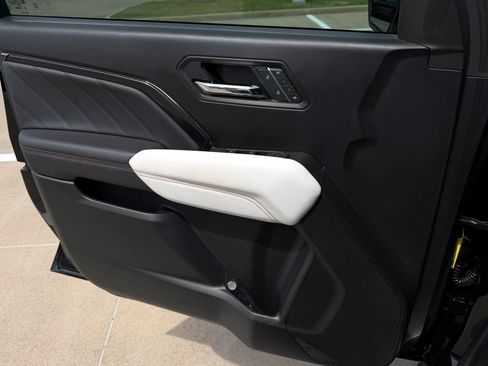Used 2024 GMC Canyon AT4X AWD/4WD image 30