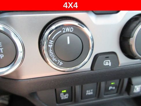 Used 2023 Toyota Tacoma Limited w/ Nightshade Package AWD/4WD image 31