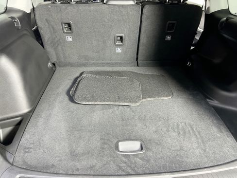 Used 2023 Jeep Grand Cherokee Limited image 25