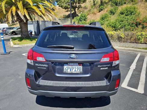 Used 2011 Subaru Outback 2.5i Premium image 13