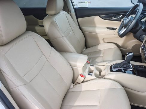 Used 2020 Nissan Rogue SL image 15