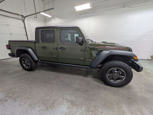 Used 2023 Jeep Gladiator Rubicon w/ Cold Weather Group AWD/4WD image 3