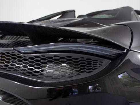 Used 2024 McLaren 750S Spider image 43