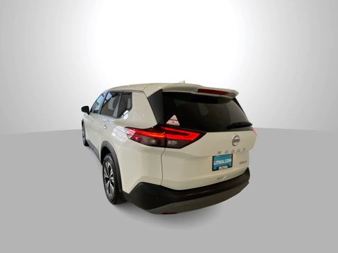Used 2023 Nissan Rogue SV image 6