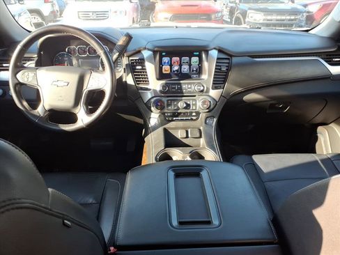 Used 2018 Chevrolet Suburban LT image 18