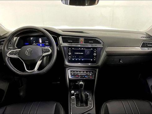 Used 2023 Volkswagen Tiguan SE image 21