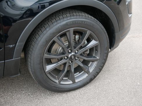 Used 2018 Ford Explorer XLT w/ Equipment Group 202A AWD/4WD image 15