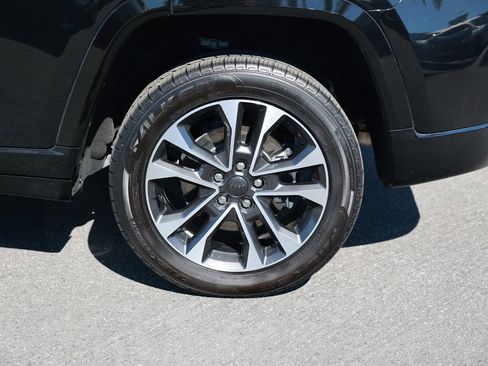 Used 2022 Jeep Grand Cherokee Overland AWD/4WD image 10