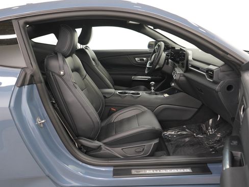 Used 2025 Ford Mustang GT Premium RWD image 11