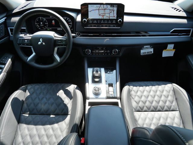 Used 2025 Mitsubishi Outlander SEL AWD/4WD image 13