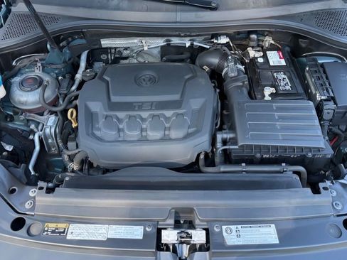 Used 2019 Volkswagen Tiguan SE w/ Panoramic Sunroof Package image 34