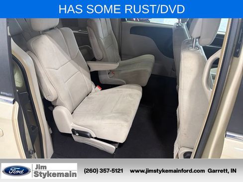 Used 2011 Chrysler Town & Country Touring w/ Entertainment Group #1 FWD image 37