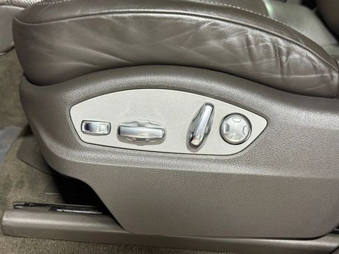 Used 2016 Porsche Cayenne AWD/4WD image 13