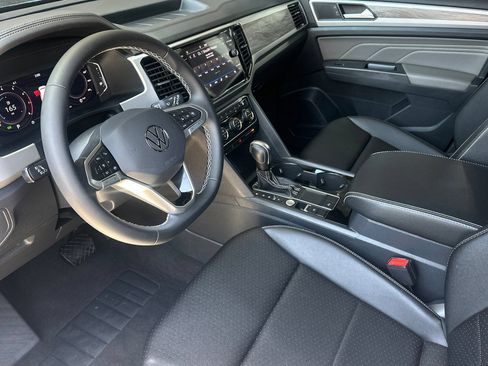 Used 2023 Volkswagen Atlas Cross Sport SE FWD image 10