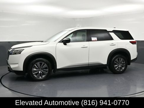 Used 2024 Nissan Pathfinder S AWD/4WD image 2