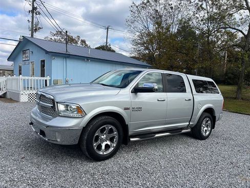 Used 2013 RAM 1500 Laramie w/ Convenience Group image 2