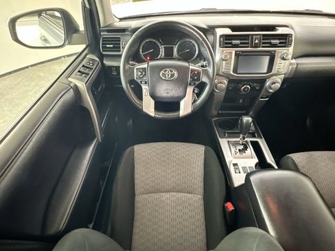 Used 2019 Toyota 4Runner SR5 AWD/4WD image 9