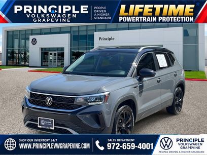 Used 2023 Volkswagen Taos SE w/ Panoramic Sunroof Package