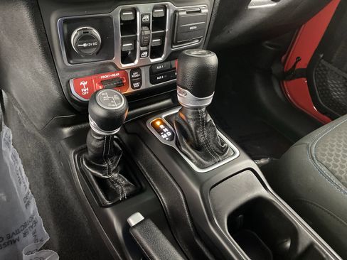 Used 2025 Jeep Wrangler Unlimited Rubicon 4xe w/ Convenience Group image 29