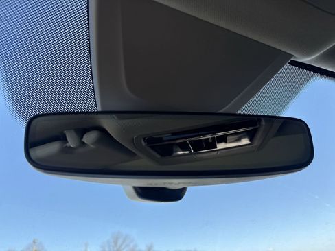 Certified 2025 Volkswagen Atlas SEL image 38