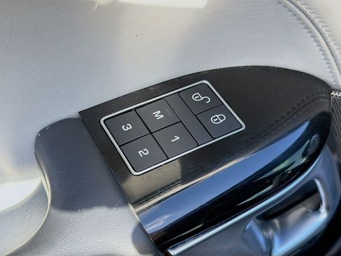 Used 2020 Land Rover Range Rover Sport SVR image 45