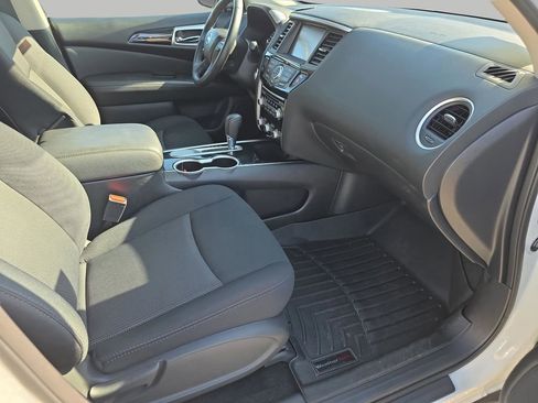Used 2019 Nissan Pathfinder SV FWD image 32