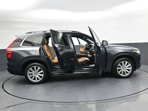 Used 2017 Volvo XC90 T6 Momentum w/ Vision Package image 33