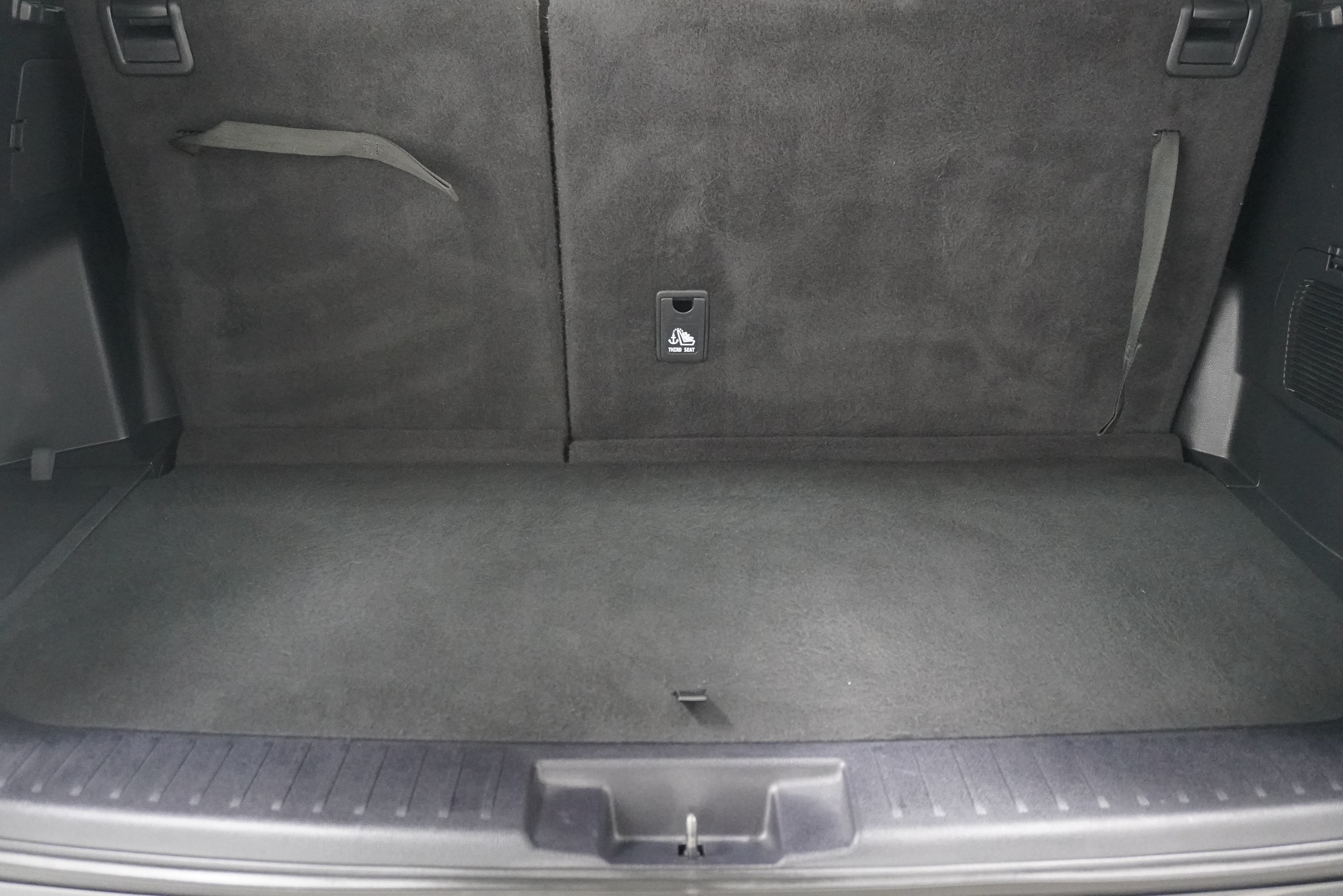 Used 2024 Toyota Highlander LE FWD image 25