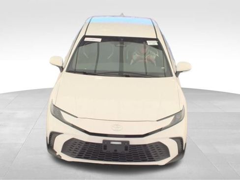 Used 2025 Toyota Camry SE FWD image 7