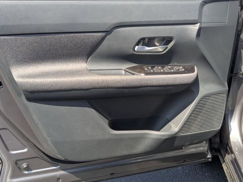 New 2025 Nissan Kicks SV w/ Charging Package FWD image 13