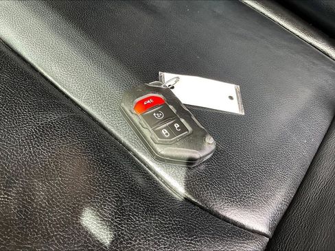Used 2021 Jeep Wrangler Unlimited Rubicon AWD/4WD image 32
