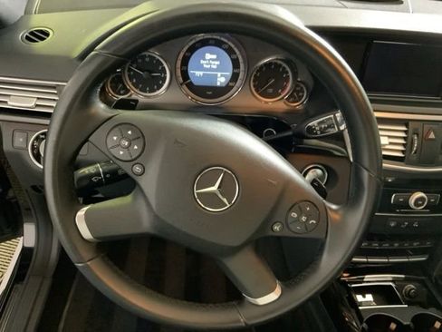 Used 2011 Mercedes-Benz E 550 4MATIC Sedan image 18
