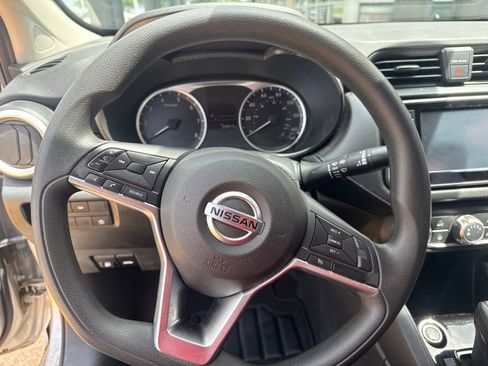 Used 2021 Nissan Versa S FWD image 12